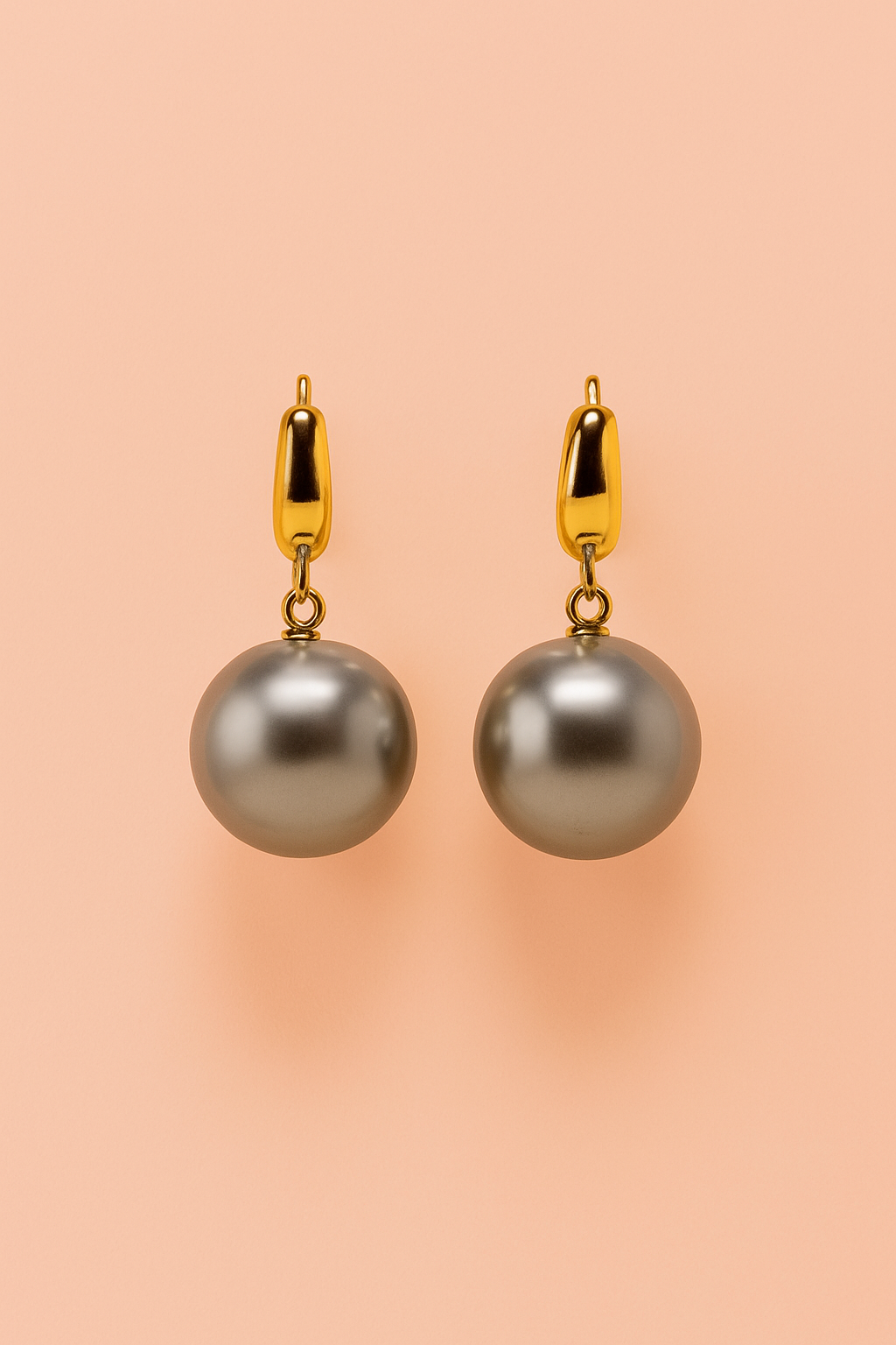 Noir Pearl Earrings